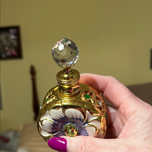 NIB Layali Concentrated Scented Oil alcohol free collectible flower bottle - Picture 9 of 11